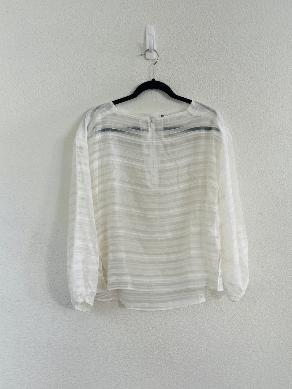 ELAINE KIM sheer cream, long sleeve, zip front top size medium